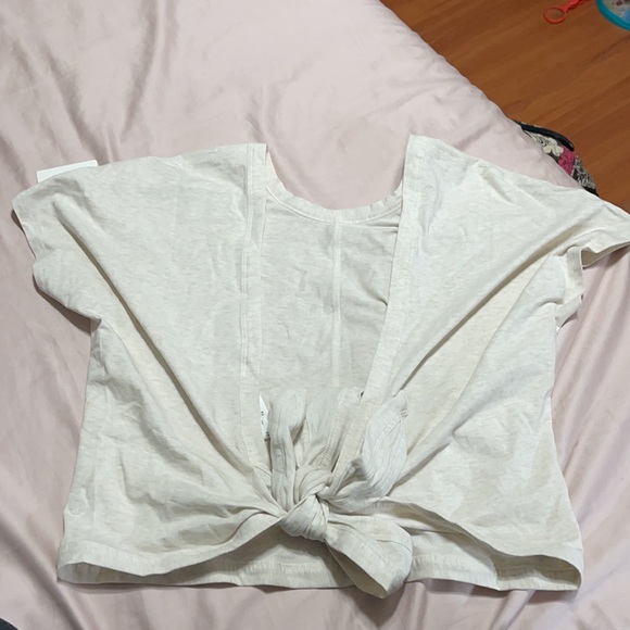 Lululemon Crop Top - Picture 3 of 4